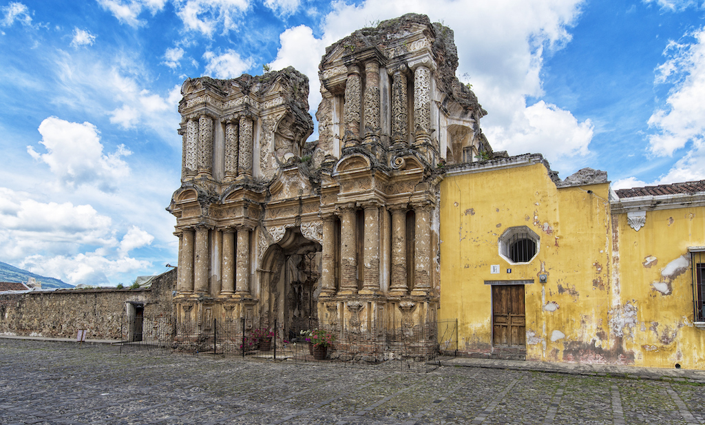 Descubre la belleza colonial de Antigua Guatemala